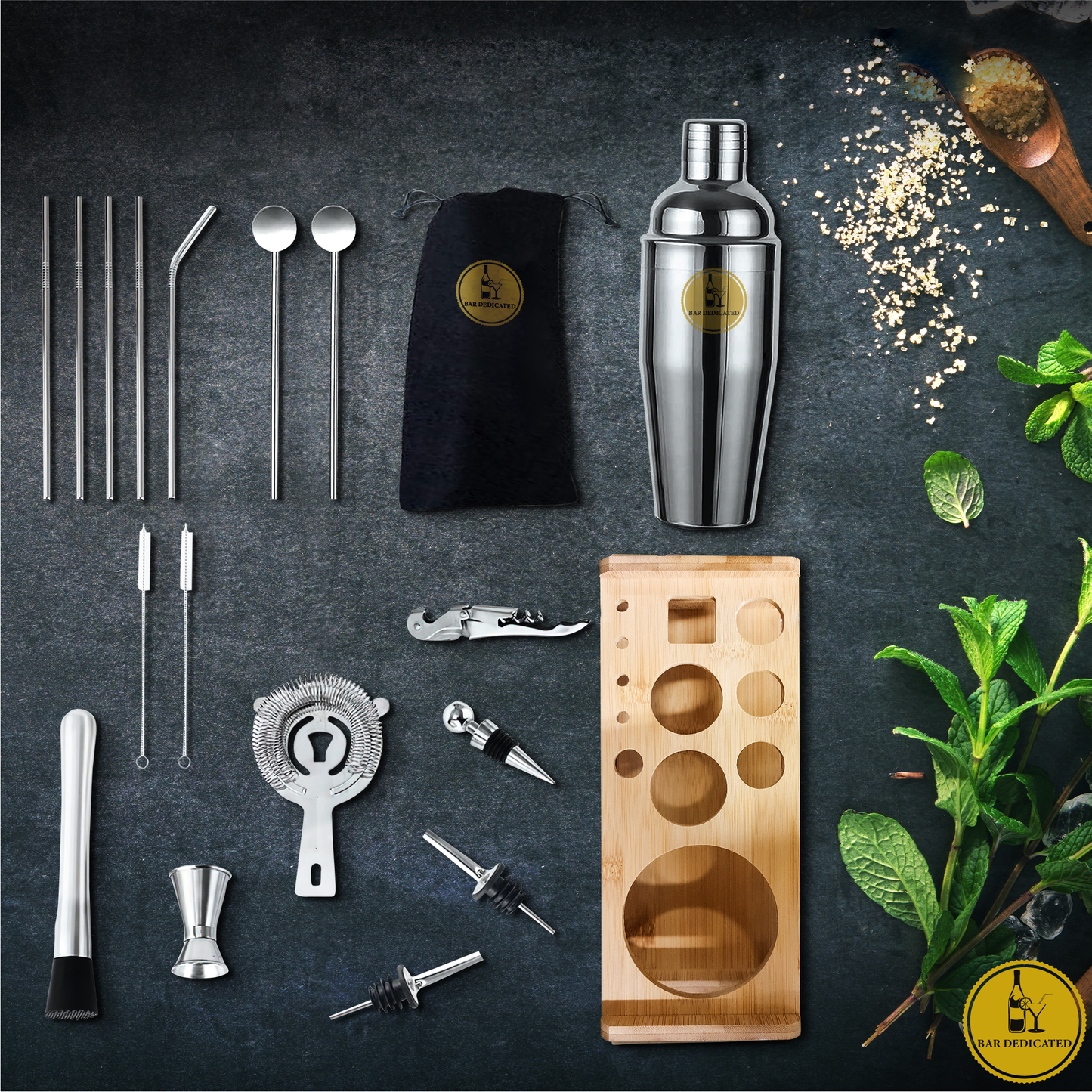 “Bar Dedicated 16-delige cocktailset zilver – overzicht van alle RVS accessoires inclusief shaker, zeef en barlepel.”