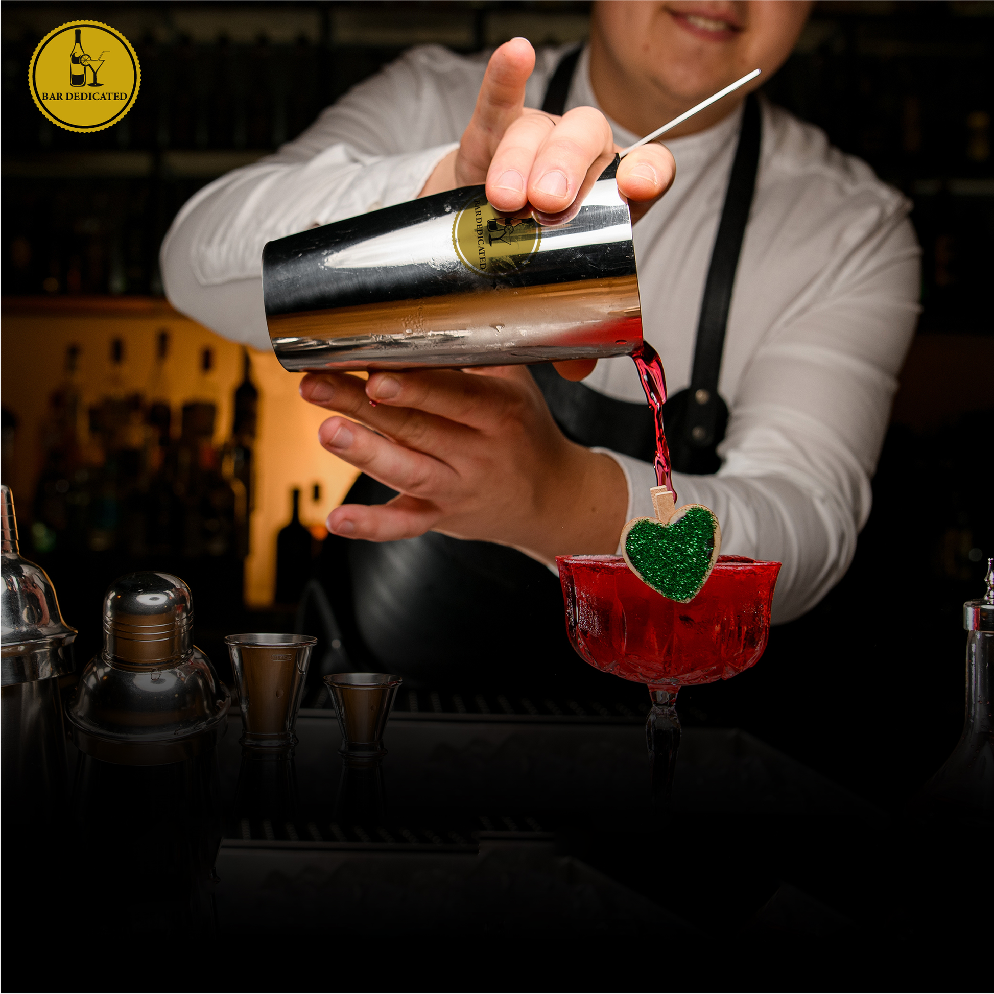 “Geniet van heerlijke cocktails met vrienden – zilveren Bar Dedicated cocktailset met premium RVS afwerking.”