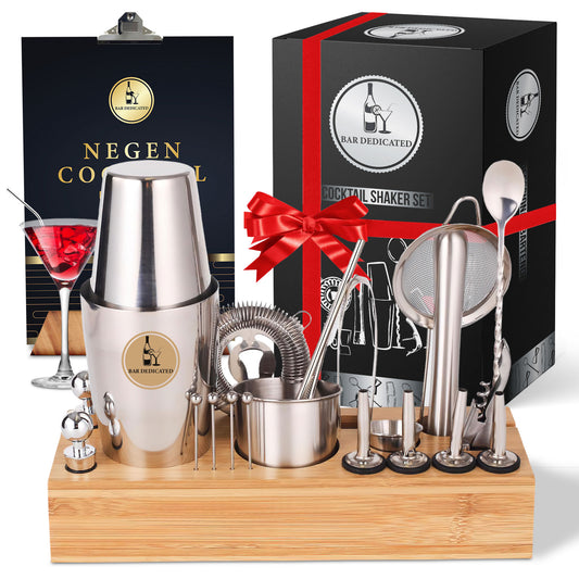 “Bar Dedicated cocktailset zilver 23-delig – luxe RVS cocktailshaker set met bamboe standaard, accessoires en receptenboek.”