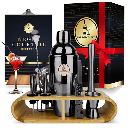 “Bar Dedicated cocktailset zwart 16-delig met bamboe standaard, cocktailshaker, accessoires en luxe cadeauverpakking.”